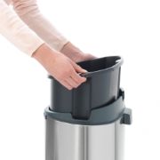 Снимка на Кош за смет Brabantia Touch Bin New 40L, Matt Black, FPP капак