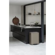 Снимка на Кош за смет Brabantia Bo Pedal 60L, Platinum