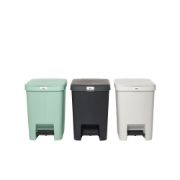Снимка на Кош за смет с педал Brabantia StepUp 25L, Light Grey
