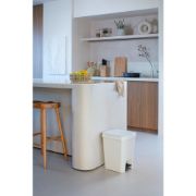 Снимка на Кош за смет с педал Brabantia StepUp 25L, Light Grey